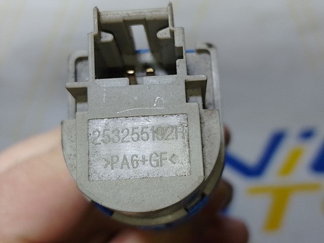 RENAULT 253255192R Датчик включения сцепления  в наличии Каменское