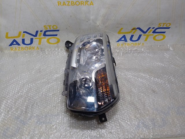 Вставка фары правой 260105925R RENAULT