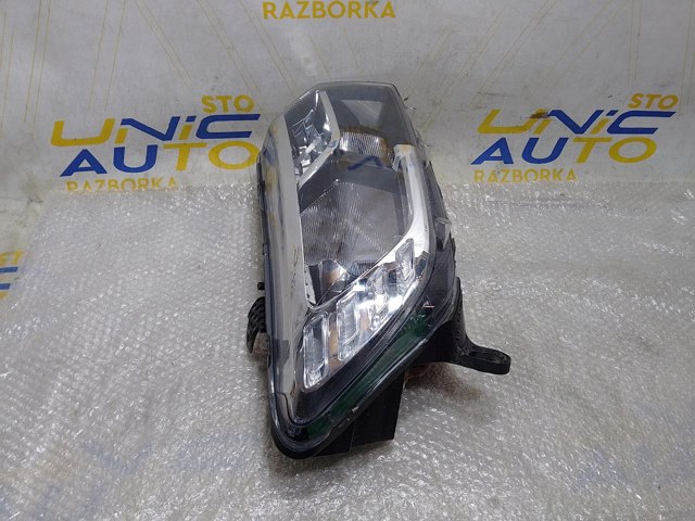 RENAULT 260105925R Правая фара в наличии Днепр