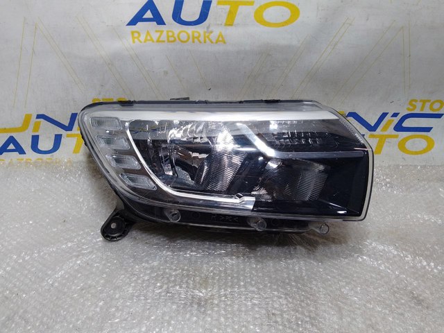 260105925R RENAULT Фара правая купить в Львов