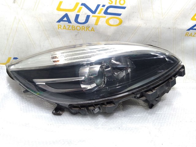 Фара основная правая 260106928R RENAULT
