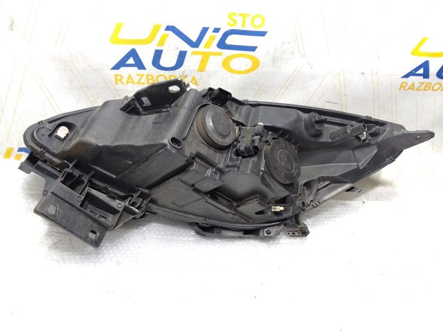 RENAULT 260106928R Правая фара в наличии Николаев
