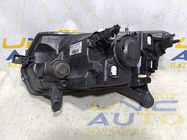 Правая блок фара 260107615R RENAULT