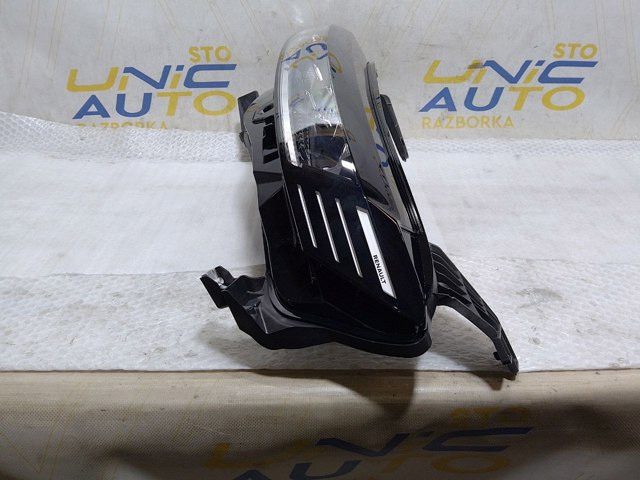Фара левая передняя 260607213R RENAULT