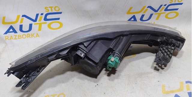 RENAULT 260609522R Левая фара в наличии Ужгород