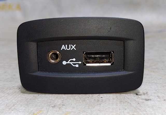 Зарядное устройство USB 280230006R RENAULT