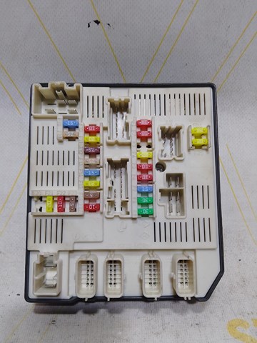 Блок запобіжників (блок комфорту, модуль usm) рено меган 3. двигун 1.5 dсi. випуск з 2008-2015 р. каталог  284b60008r. наявність уточнюйте. оригінал (rvi) renault стан б/в. 284B60008R