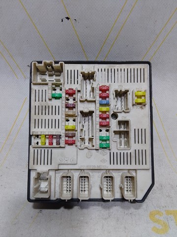 Блок запобіжників renault megane 3. 1.5 dci 2009-2016. каталог 284b65817r. оригінал (rvi) renault стан б/в. наявність уточнюйте. 284B65817R