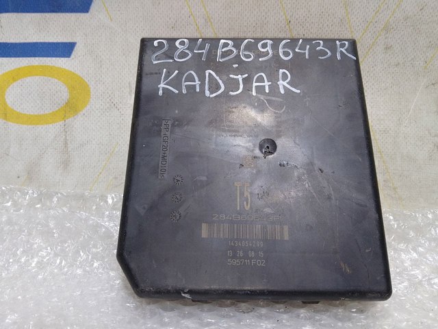 Блок предохранителей и реле 284B69643R RENAULT