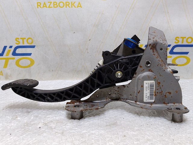Педаль сцепления 465030037R RENAULT
