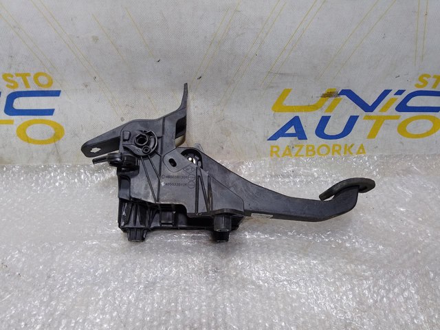 RENAULT 465038135R Педаль сцепления в наличии Сумы