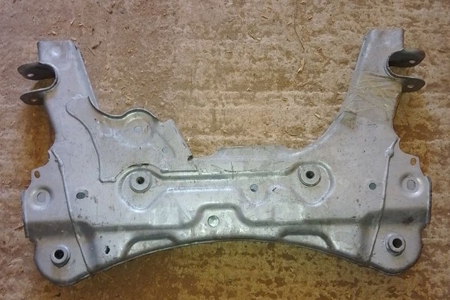 Поперечина передней подвески 544018850R RENAULT
