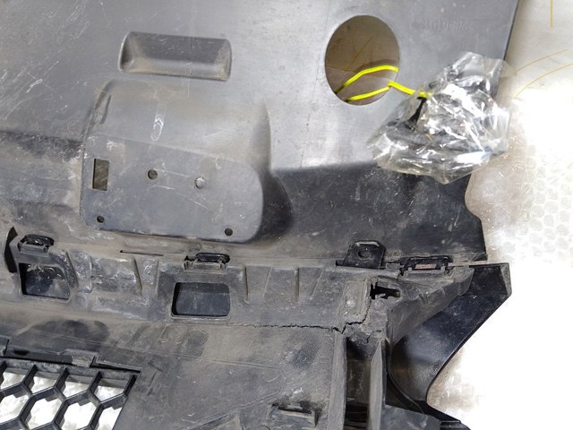 RENAULT 620367378R Кронштейн решетки радиатора в наличии Полтава