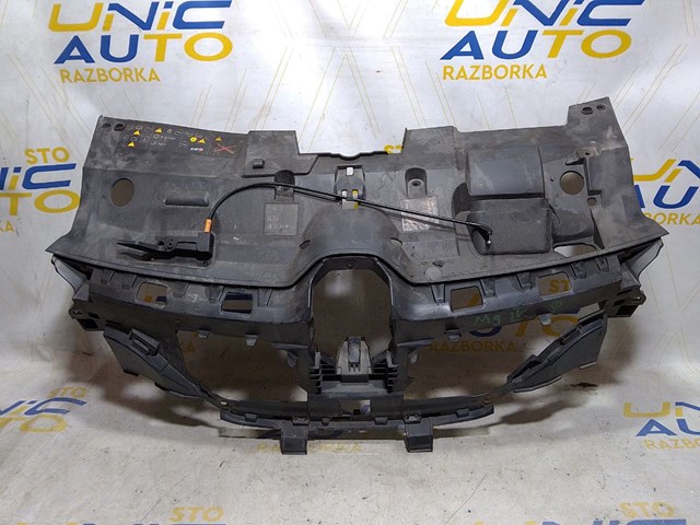 Кронштейн решетки радиатора 620367378R RENAULT