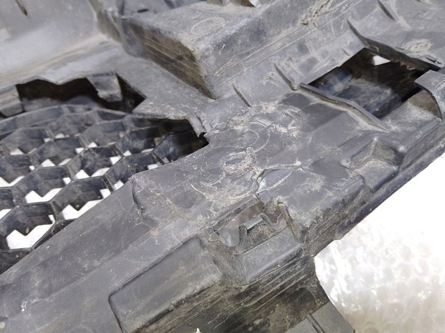 RENAULT 620367378R Кронштейн решетки радиатора в наличии Львов