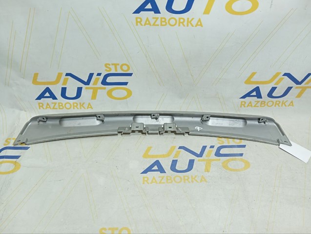 620729362R Накладка бампера переднего центральная купить Львов