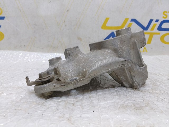 RENAULT 648606762R Кронштейн подушки (опоры) двигателя левой в наличии Каменское