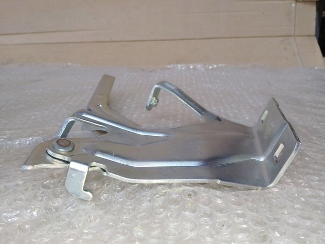Завеса капота правая 654005SK0B NISSAN