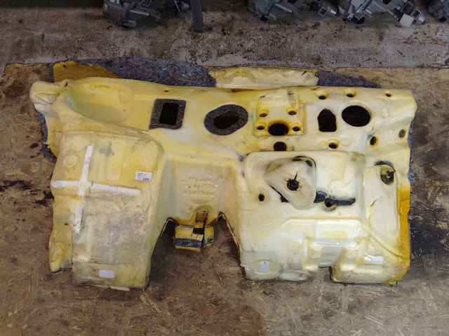 RENAULT 679001759R в наличии Черновцы