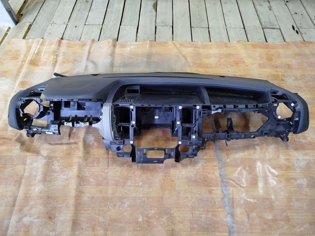 Панель приборная торпеды 681002557R RENAULT
