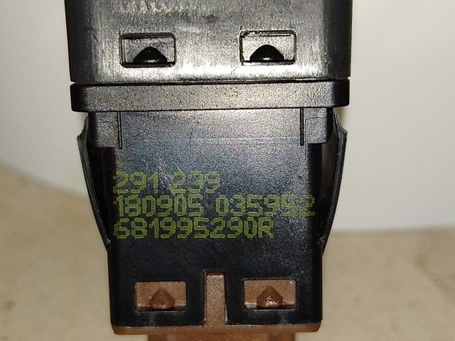 Кнопка отключения подушек безопасности AIRBAG 681995290R RENAULT