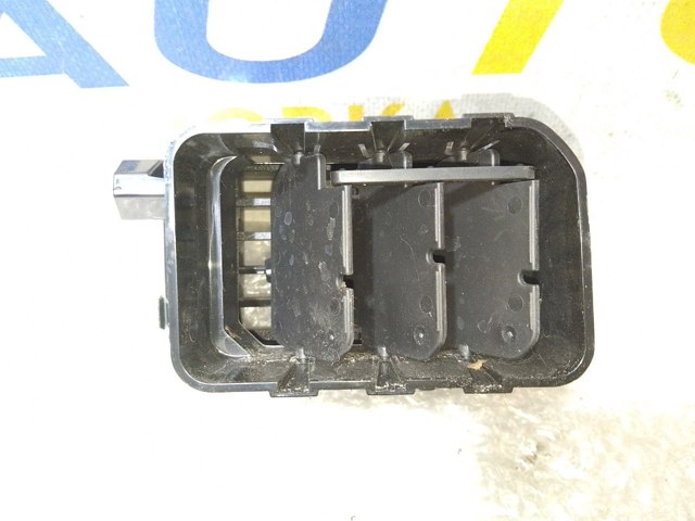 687518035R RENAULT купить в Львов