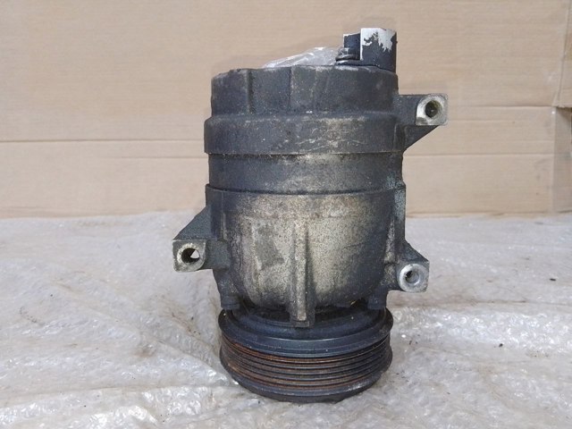 7700105765 RENAULT Компрессор кондиционера купить в Чернигов