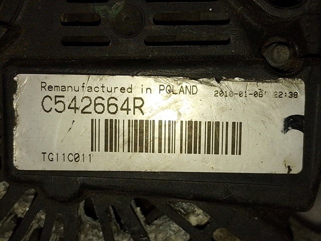 Автомобильный генератор 7711497156 RENAULT