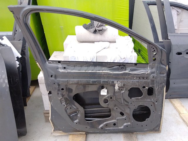 RENAULT 801010705R Дверь передняя левая в наличии Ровно
