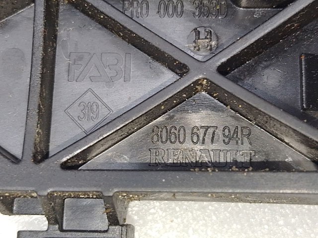 806067794R Держатель наружной ручки задней распашной двери правой купить Ирпень