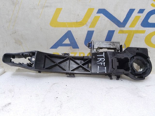 806067794R RENAULT Держатель наружной ручки задней распашной двери правой купить в Украина