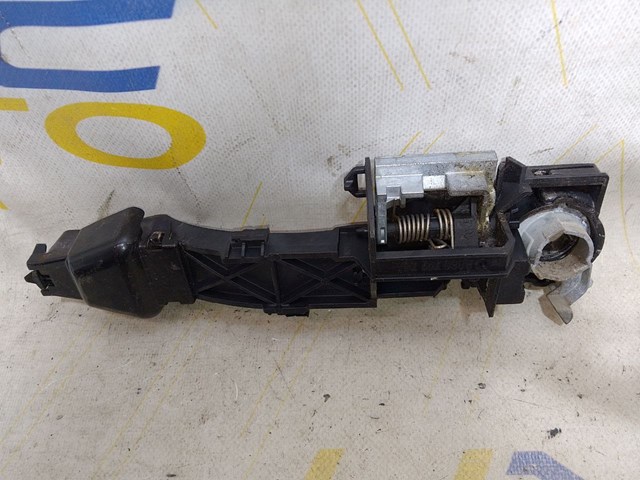 RENAULT 806071150R Держатель наружной ручки двери задней левой в наличии Ирпень