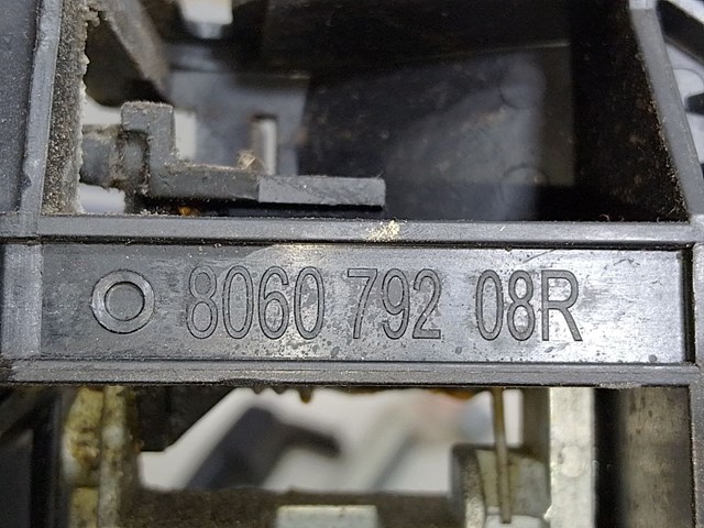 806071150R RENAULT Держатель наружной ручки двери задней левой купить в Киев