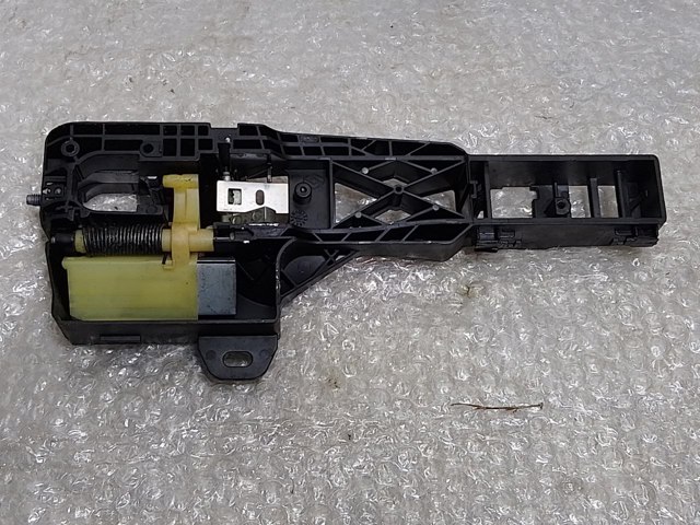 Держатель наружной ручки двери, левых дверей 806079016R RENAULT