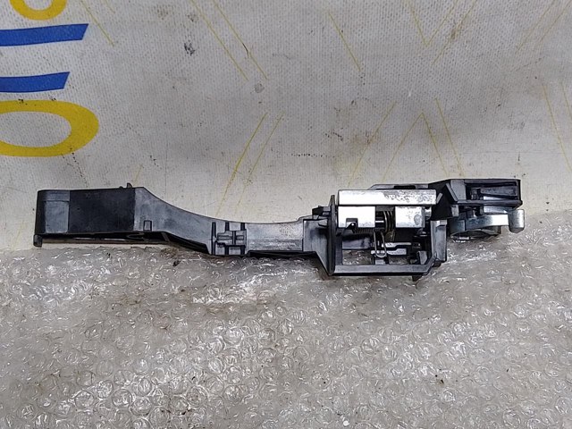 Держатель наружной ручки двери, передней левой 806079208R RENAULT