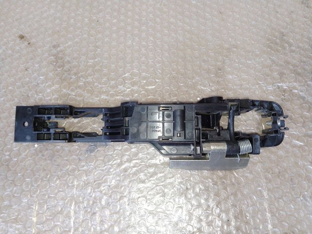 NISSAN 806113NF1A Держатель наружной ручки двери передней левой в наличии Чернигов