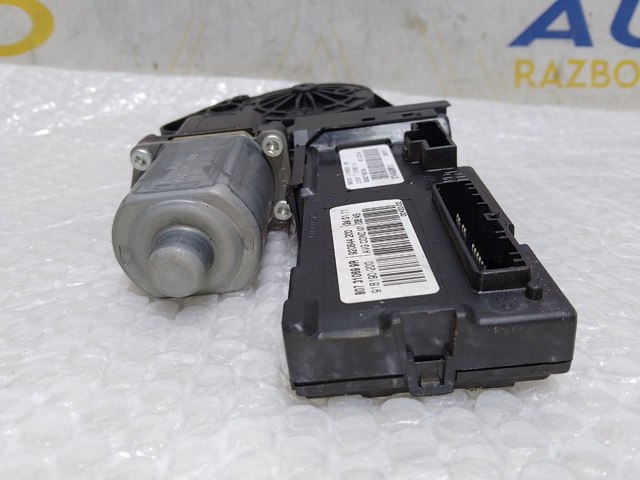 RENAULT 807310699R Мотор стеклоподъемника двери передней левой в наличии Украина