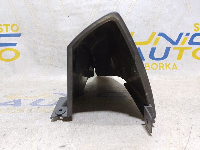 Облицовка фонаря заднего, правая 8200011484 RENAULT