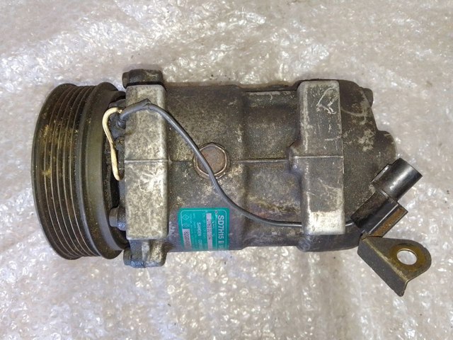 Насос кондиционера 8200040681 RENAULT