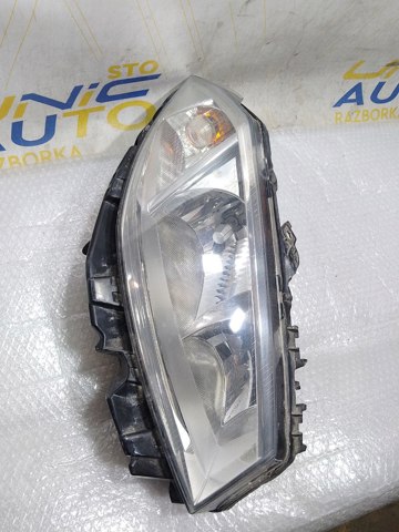 RENAULT 8200073221 Правая фара в наличии Ровно