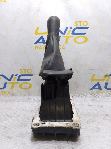 Рычаг переключения передач 8200105010 RENAULT