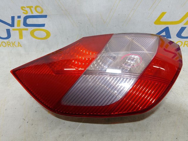 Левый стоп 8200127704 RENAULT