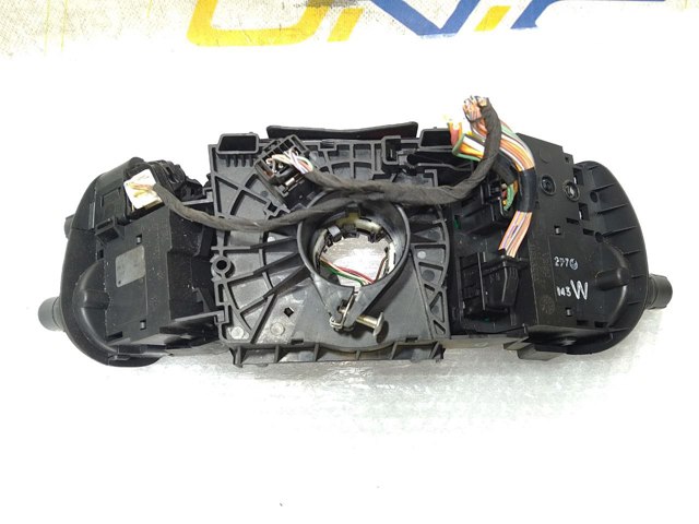 Подрулевой правый переключатель  8200127728 RENAULT