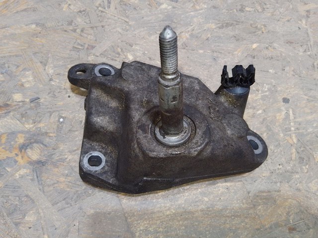 RENAULT 8200277203 Кронштейн подушки (опоры) двигателя левой в наличии Тернополь