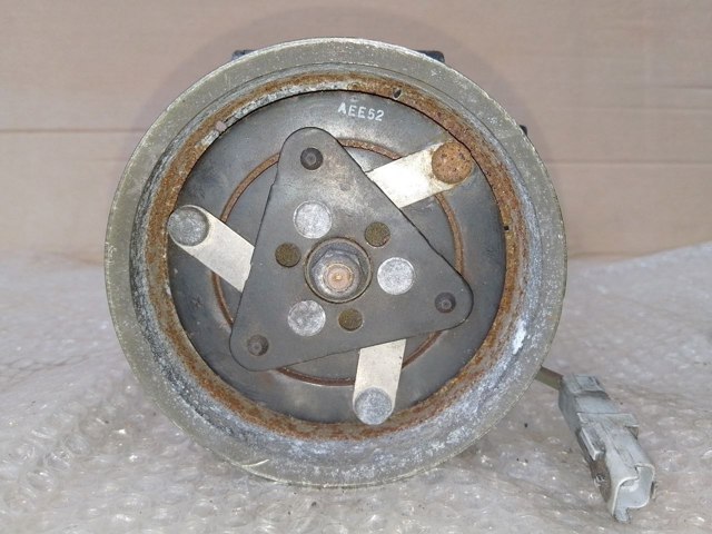 RENAULT 8200357173 Компрессор кондиционера в наличии Украина