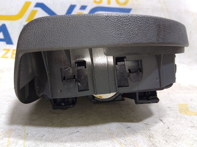 Подушка безопасности водителя 8200381851 RENAULT