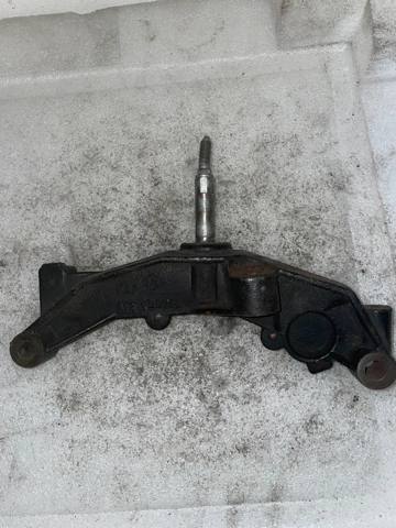 Кронштейн подушки КПП, левый 8200404278 RENAULT