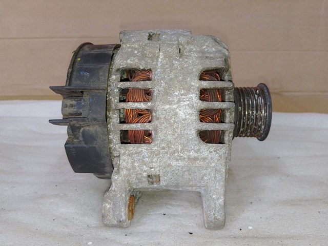 Генератор автомобиля Renault Megane 2