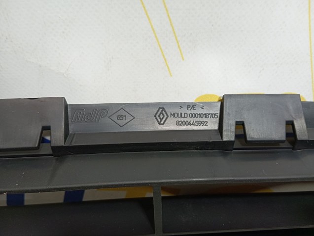 8200445992 RENAULT Решетка бампера купить в Черновцы