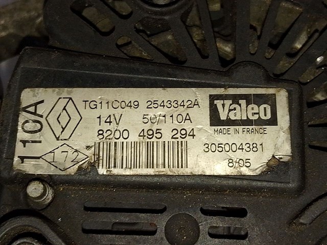 Автомобильный генератор 8200495294 RENAULT
